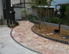 目を楽しませるアプローチ