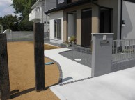 ピンコロとリンクストーンのアプローチ　那珂市